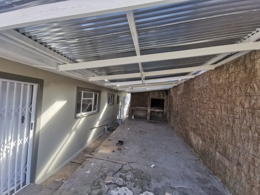 3 Bedroom Property for Sale in Van Riebeeck Hoogte Eastern Cape